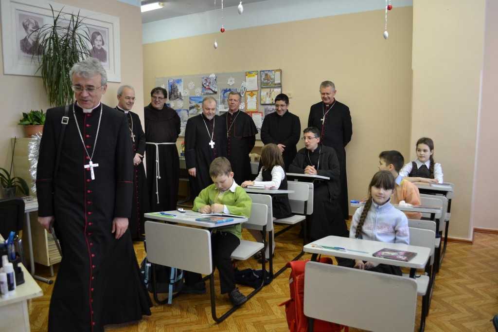 «СЕГОДНЯ НАМ 25 ЛЕТ!» Юбилей отмечает Католическая школа в Новосибирске 6