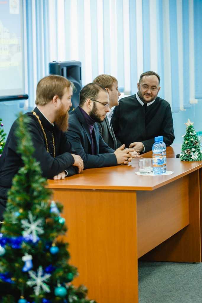 25 декабря круглый стол в Православной гимназии 5