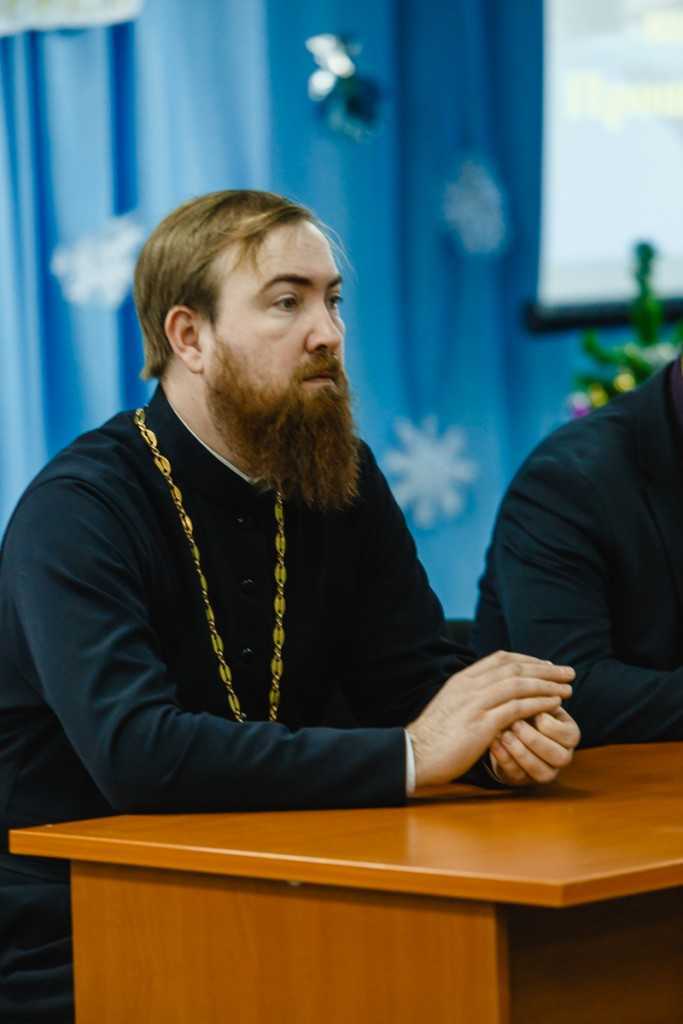 25 декабря круглый стол в Православной гимназии 9