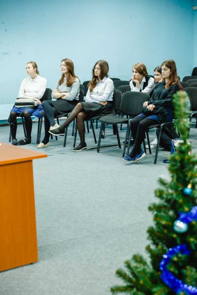 25 декабря круглый стол в Православной гимназии 13