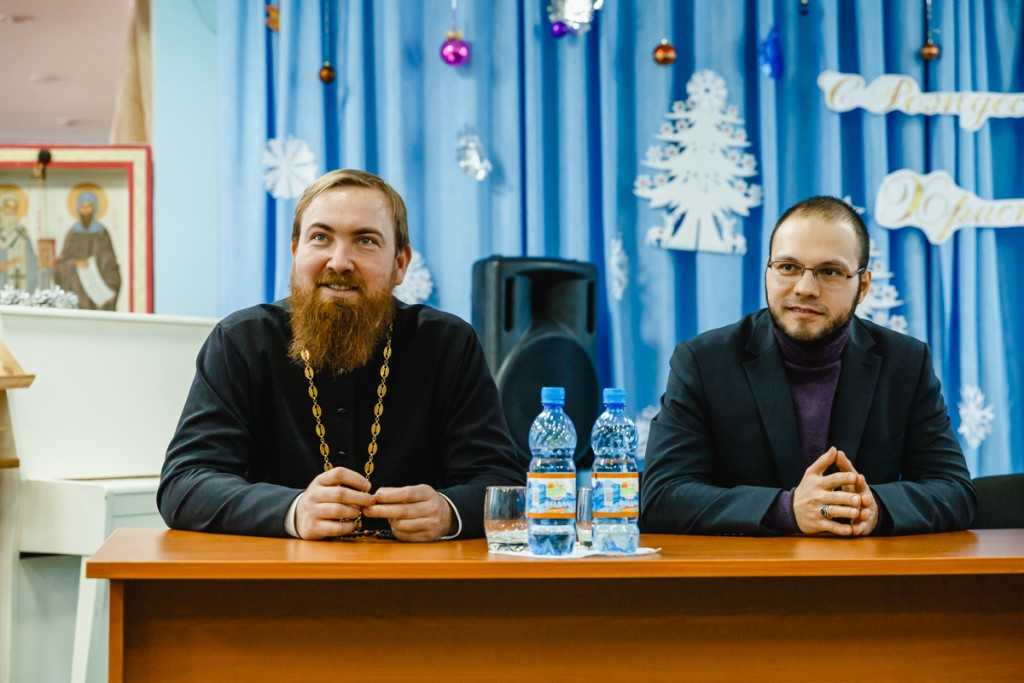 25 декабря круглый стол в Православной гимназии 20