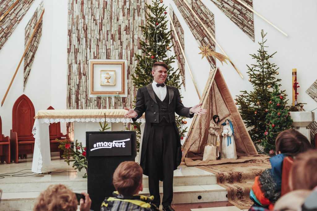 11 января прошел Рождественский тёплый семейный Фестиваль "Светильник". 56