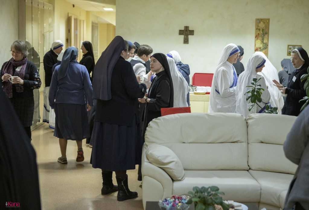 В Новосибирске проходит встреча сестер-монахинь Преображенской епархии 5