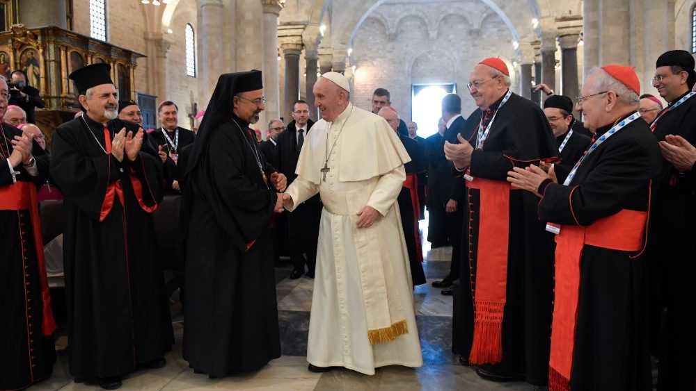 Папа Франциск принял участие в заключительном акте встречи епископов Средиземноморья и отслужил св. Мессу в базилике Святого Николая 1
