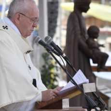 Папа Франциск возглавил св. Мессу с участием миллиона верных, препоручил Мадагаскар заботам Божией Матери и встретился с рабочими