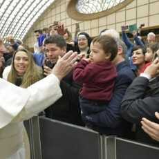 Папа: переносить невзгоды в единении с Христом