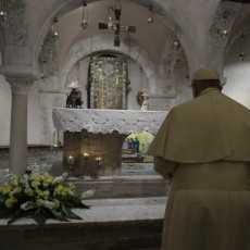 Папа Франциск принял участие в заключительном акте встречи епископов Средиземноморья и отслужил св. Мессу в базилике Святого Николая